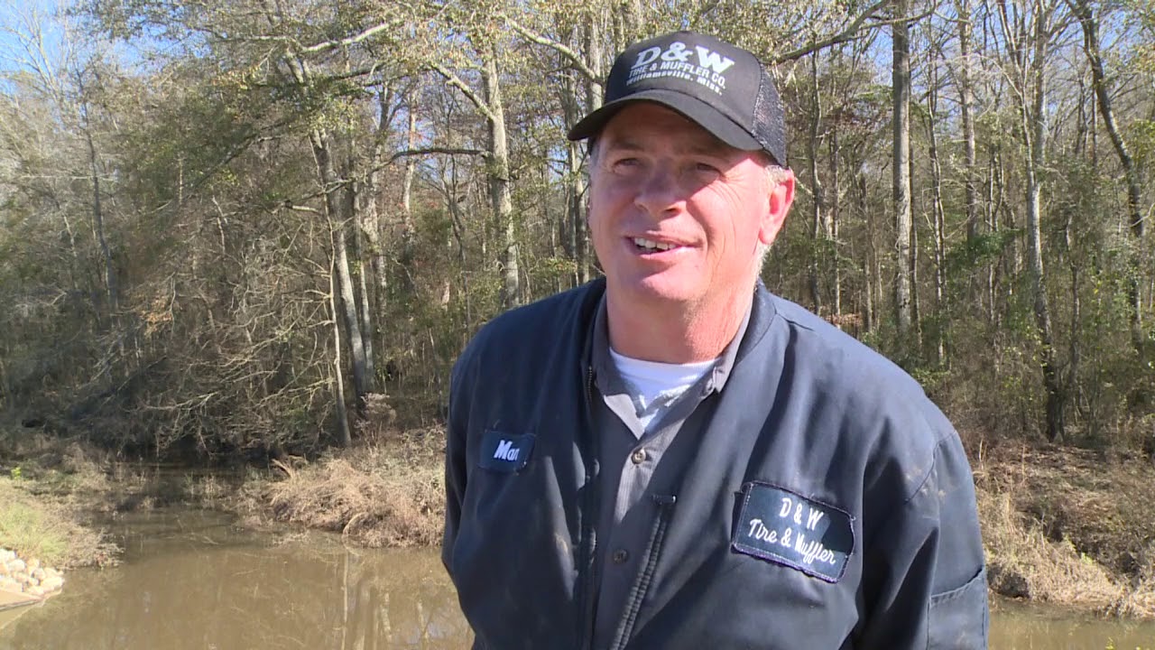 Neshoba County man called a hero after saving man from submerged vehicle (VIDEO)