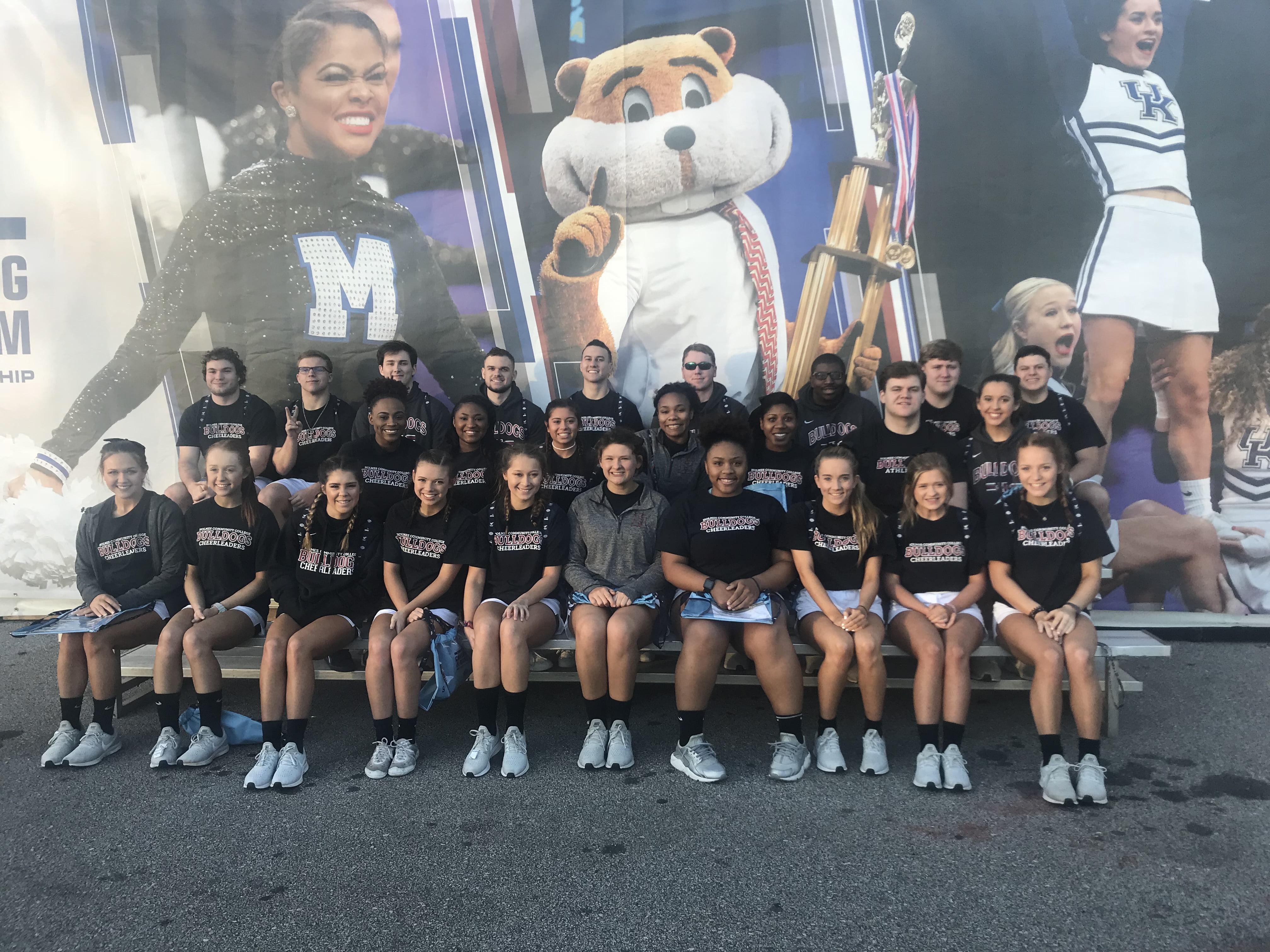 Holmes CC cheerleaders to compete in national competition