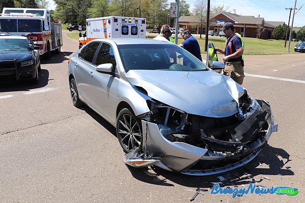 MVA at Jefferson and Veteran’s Memorial Drive