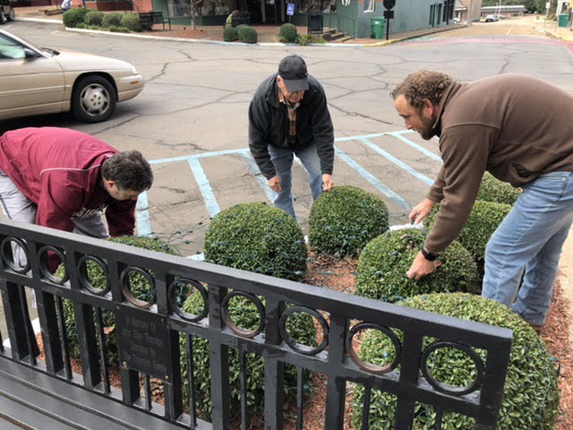 Christmas lights going up in downtown Kosciusko