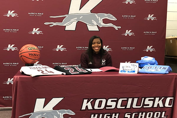 Lady Whippet signs with Co-Lin CC
