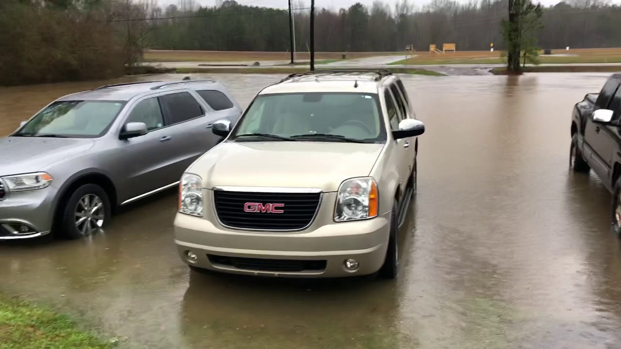 Video: Flooding at Breezy 101 studio