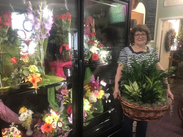 Helping Hands luncheon and flower demonstration set for March 21