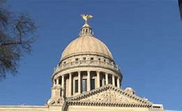 Governor Tate Reeves signs Memorandum to help out-of-work Mississippians