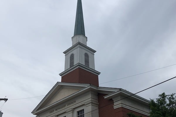 Video: Church bells ring out for Mississippi healthcare workers