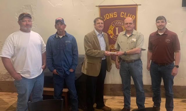 Photo: Kosciusko Lions Club presents gift certificates to Kosciusko Water & Light employees