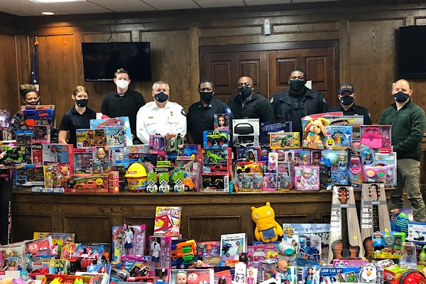 Kosciusko police collect hundreds of gifts for toy drive