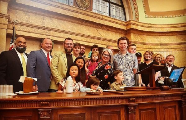 Todd Tilghman and Family Visit State Capitol