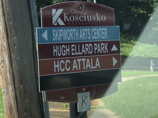 Photos: More wayfinding signs go up in downtown Kosciusko