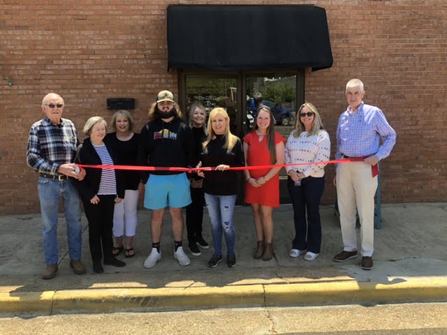 Photo: Ribbon cutting held at new Kosciusko business
