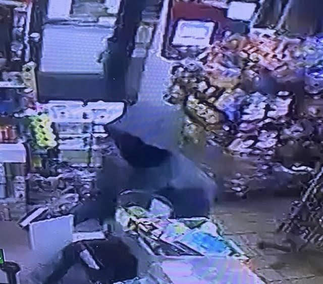 Kosciusko police searching for robbery suspect