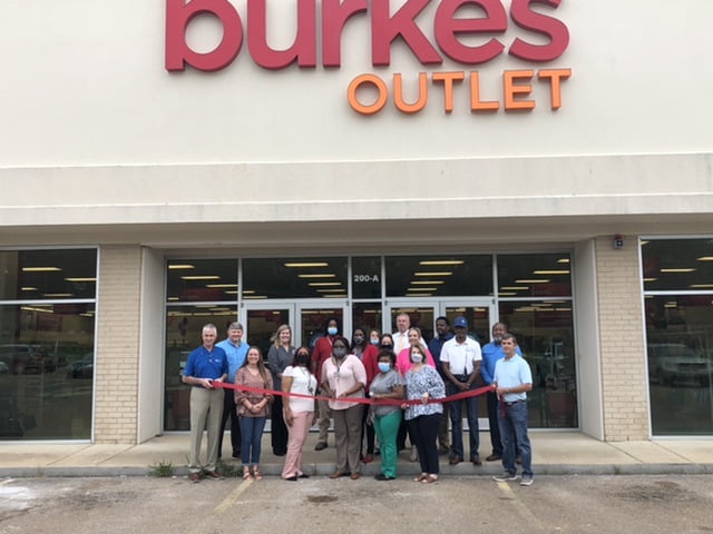 Photo: Grand opening and ribbon cutting held for new store in Kosciusko