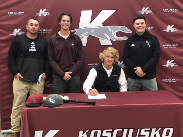 Photo: Whippet baseball player signs with Holmes