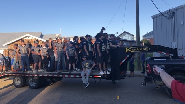 Video: Ethel kicks off Homecoming Week with parade