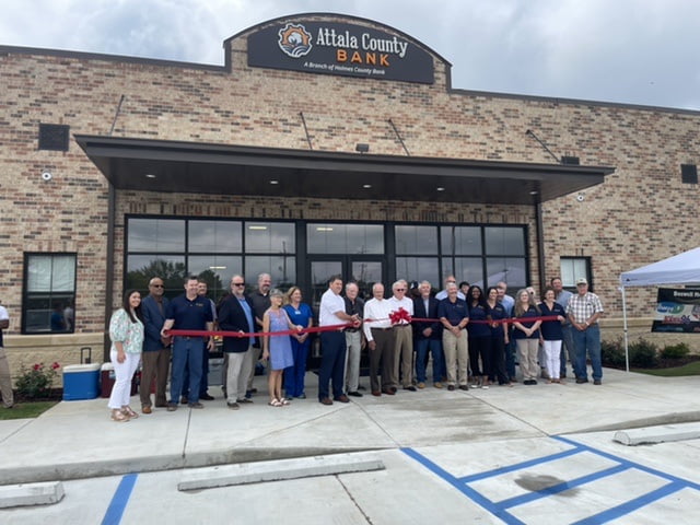 Photo: Ribbon cutting at new Kosciusko business