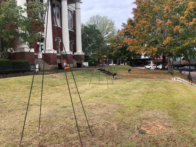 Photo gallery: Christmas lights going up in downtown Kosciusko