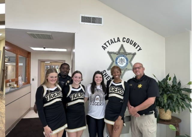 Photos: Ethel Beta Club delivers snack baskets to local first responders
