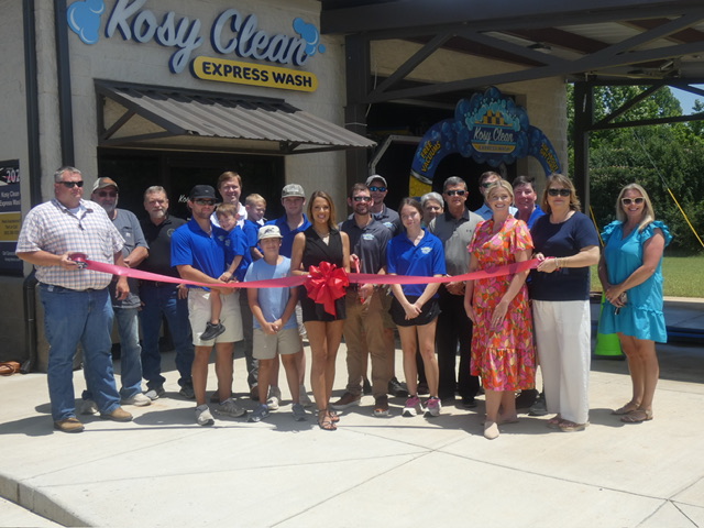 Photo: Ribbon cutting held at new Kosciusko business