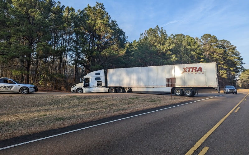 Traffic Blocked at Natchez Trace and Veterans Memorial