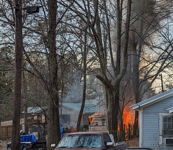 Shed ablaze on Elm St. in Kosciusko Kosciusko News 24/7