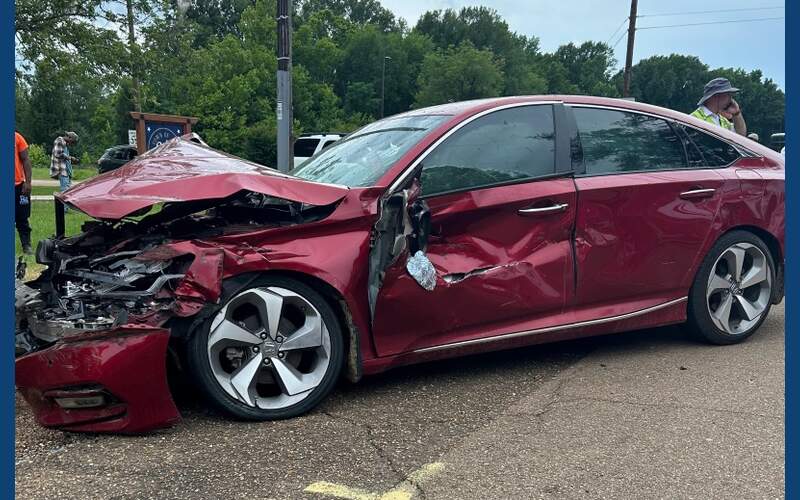 Two-Vehicle Crash in Sallis Sends One to Hospital