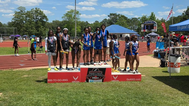 Photos: Spivey Wins 100M and 200M State Titles; Lady Bulldogs Relay Takes Gold at State