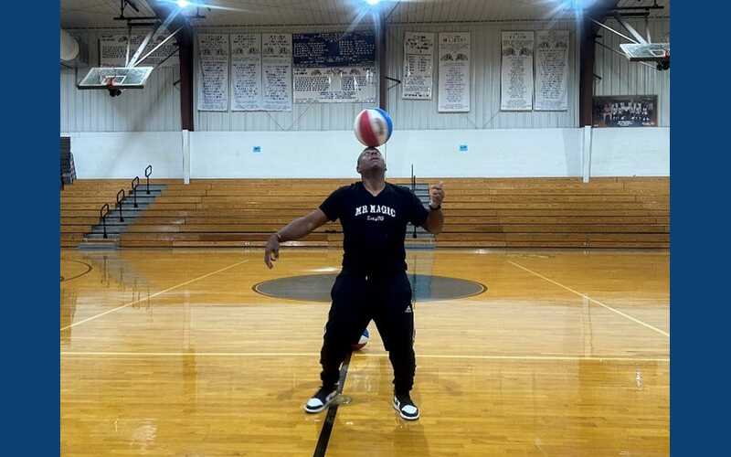 Harlem Wizards’ Mr. Magic Visits McAdams High Students for Red Ribbon Week
