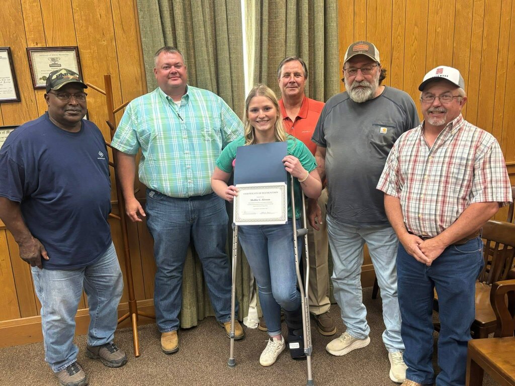 Photo: Ethel salutatorian wins scholarship