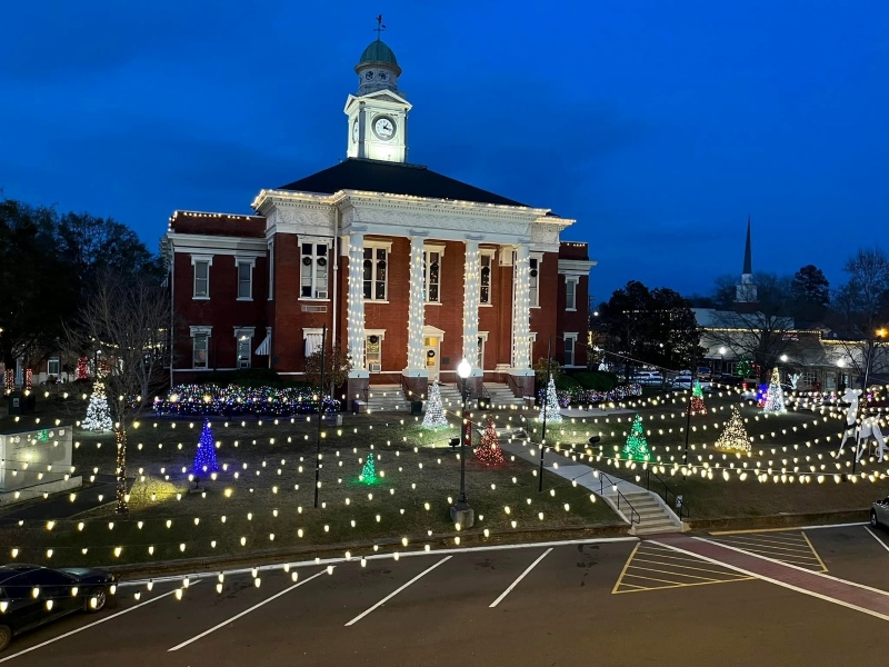 Happening today: Kosciusko Kicks Off the Christmas Season