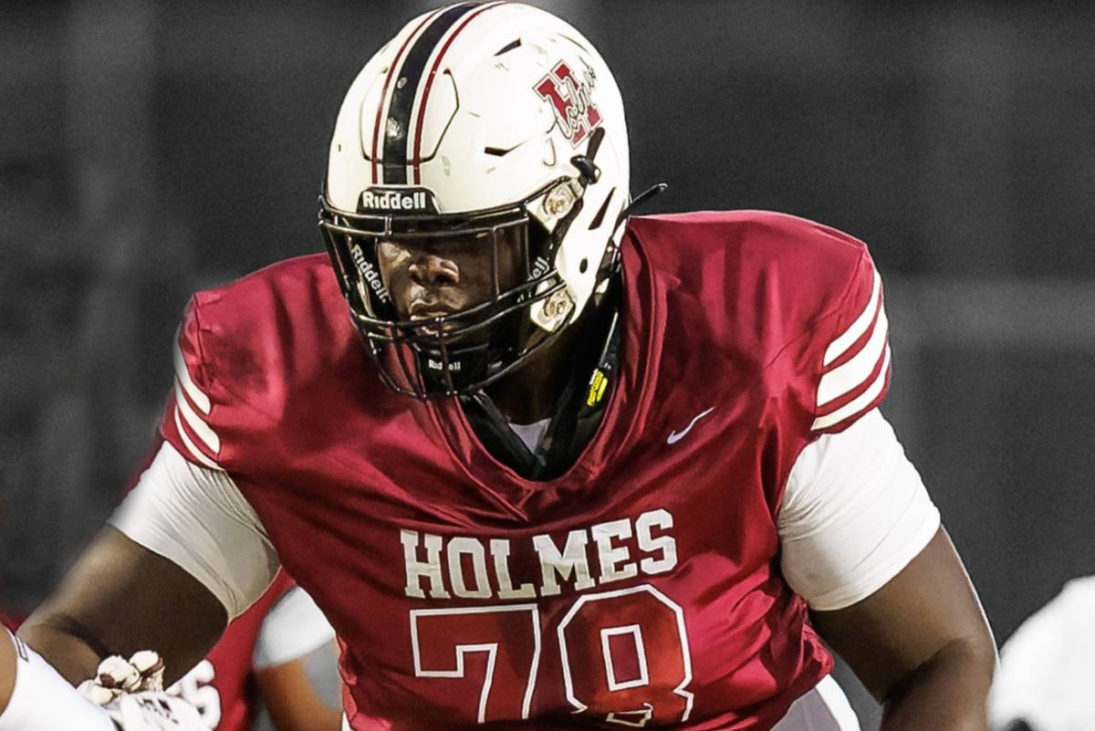 Former Holmes CC Lineman Markel Bell heads to NFL Combine this Week