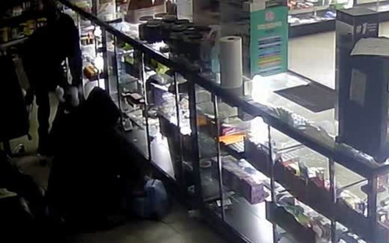 K-Vape Robbed Over Weekend – KPD Searching for Suspects (Video)