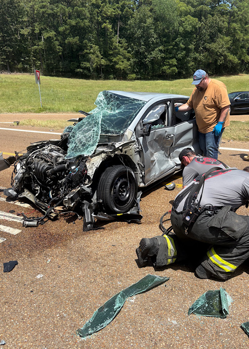 Three-Vehicle Crash Involving Semi-Truck on Hwy 35 at Hwy 19