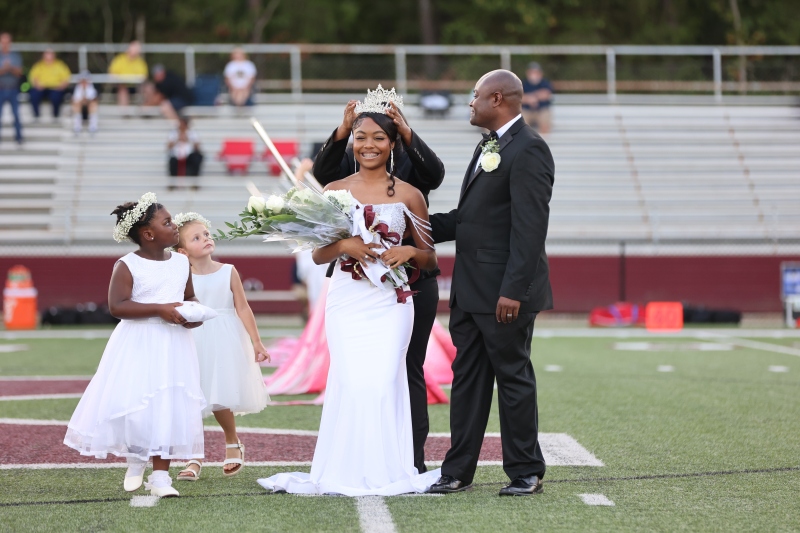 Jessalyn Coats Crowned KHS Homecoming Queen